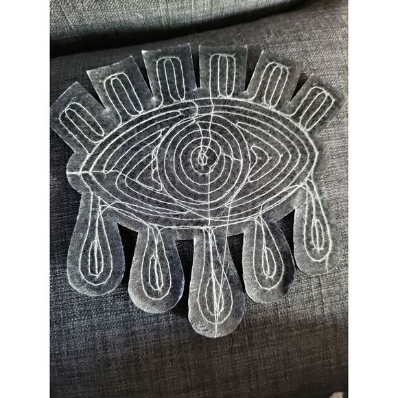 Sequin Eyeball Applique 6"x 6" Iron On - Picture 2 of 3